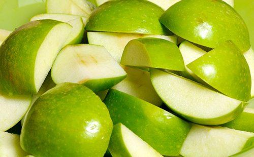 Green apple slices