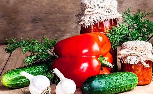 Bell pepper, cucumber and chapel