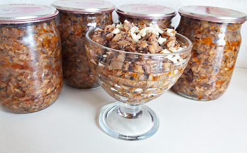 Mushroom caviar in a jar