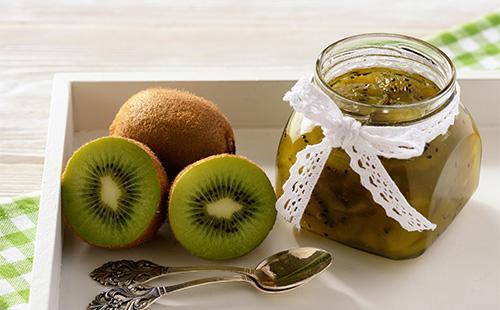 Kiwi jam in the jar