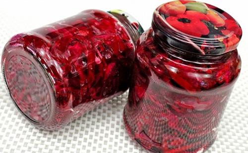 Borsch dressing in banks