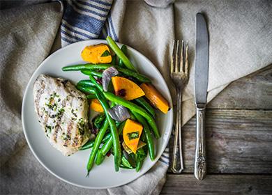 Cape with vegetables