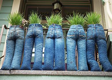 Flowerpots from old jeans