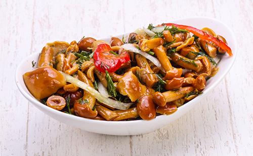 Canned mushrooms in a plate