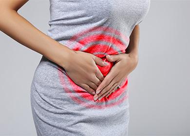 Pain in the lower abdomen of a woman