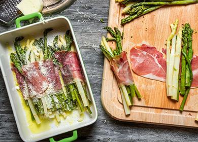 Baked Asparagus with Bacon