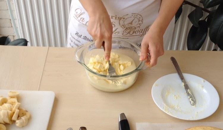 Combine the oil with condensed milk and mix.