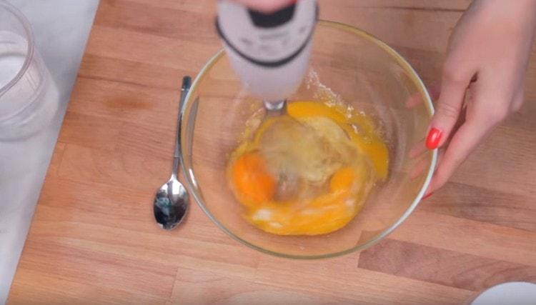 We’ll show you how to make pancakes with ham and cheese.