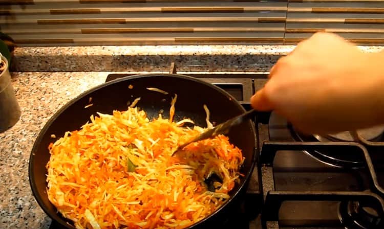Stew cabbage with constant stirring.