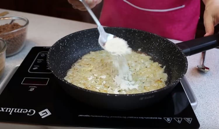 Add butter and flour to the onion, fry.