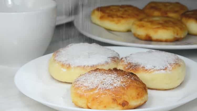 Tasty cheesecakes - a classic recipe for cooking in a pan