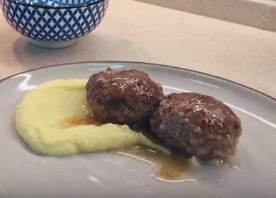 Recipe for juicy beef cutlets: cook with step by step photos and videos.