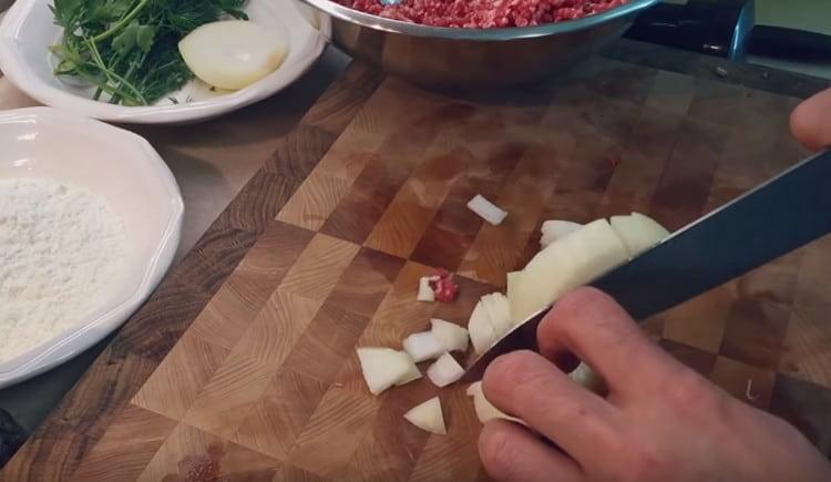 Coarsely chop the onion.