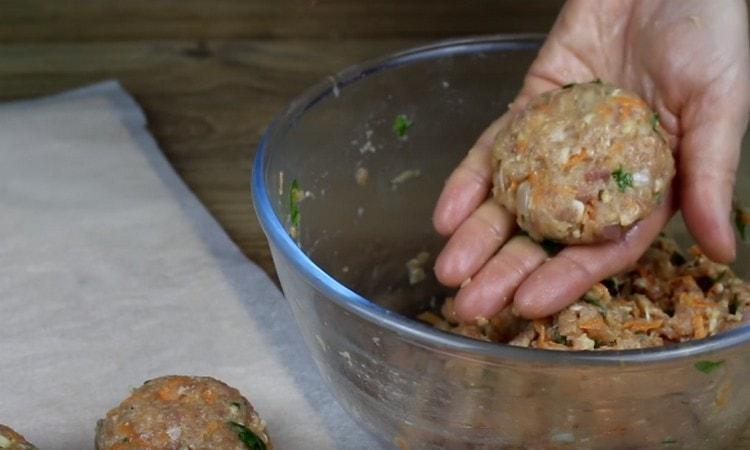 We form round cutlets.