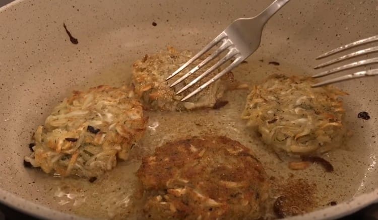 Fry the patties on both sides.