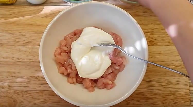 Add natural yogurt to the minced meat.