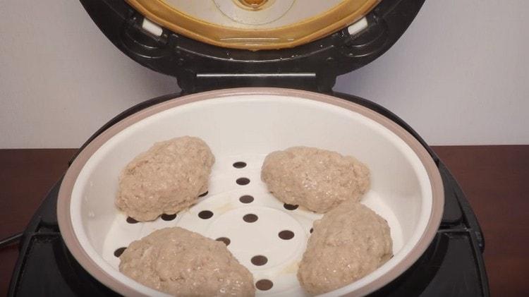 As you can see, everyone can cook steaks in a slow cooker.