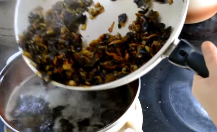 We shift the frying into the soup.