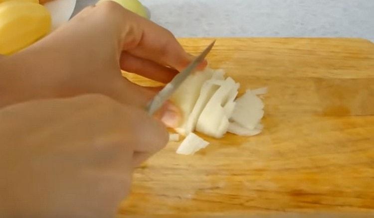 Finely chop the onion.