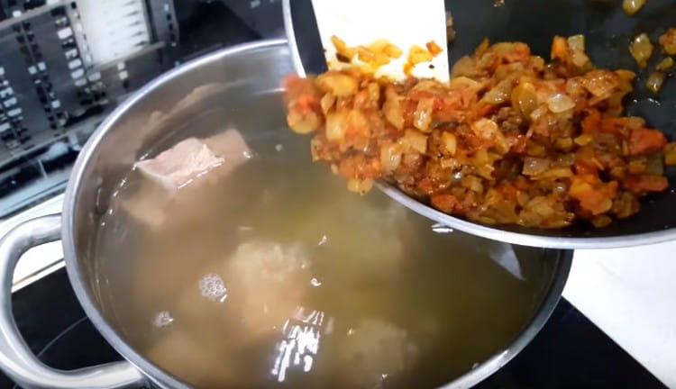 Sending roasting to the pan.