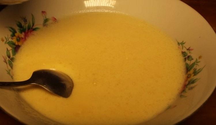 We divide the dough into two parts.