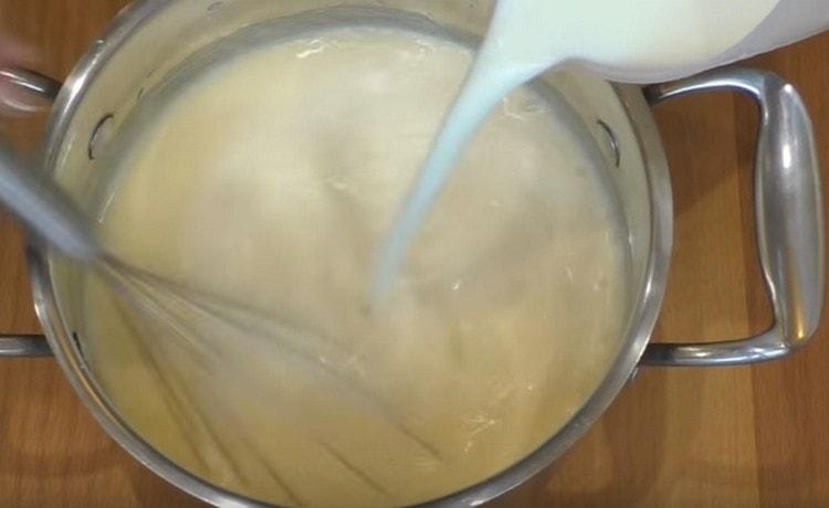 We introduce milk into the mass.