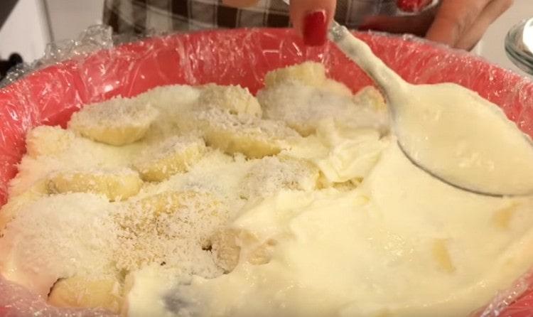 Again, repeat the same layers of the cake.