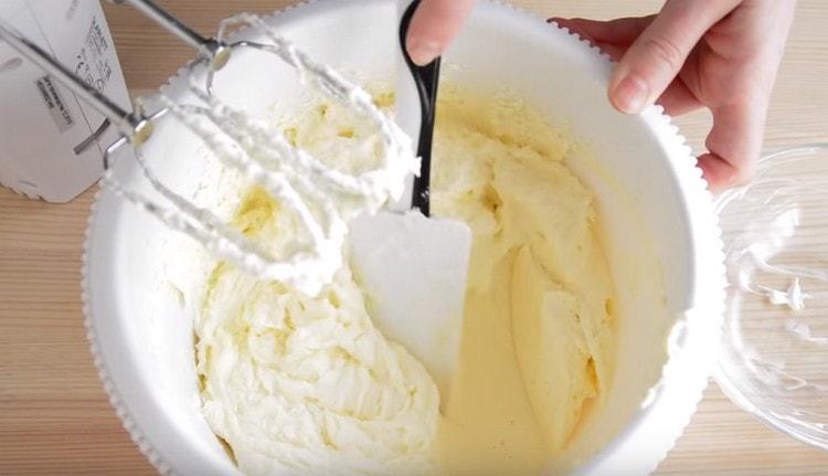 Beat the cream until smooth.