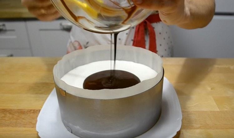 Fill the top of the cake with the finished icing.