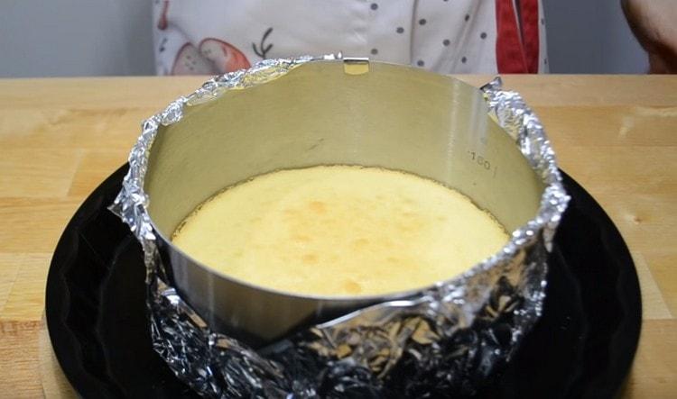 We bake a biscuit, check the preparedness with a wooden skewer.