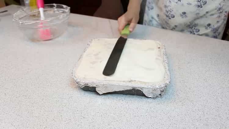 To make a cake, the smithan according to a step-by-step recipe with a photo, grease the cake with sour cream