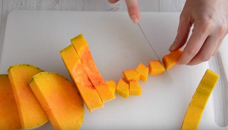 Cut the pumpkin into small cubes.