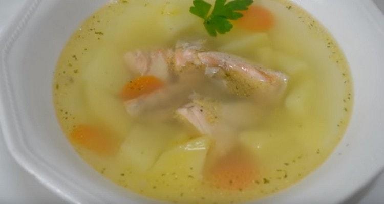 As you can see, the salmon ear is cooked very quickly and simply.