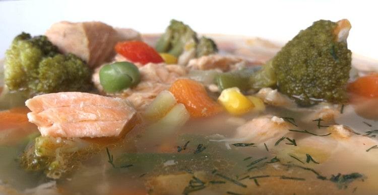 When serving the ear from the head and tail of the trout, you can sprinkle with fresh finely chopped greens.