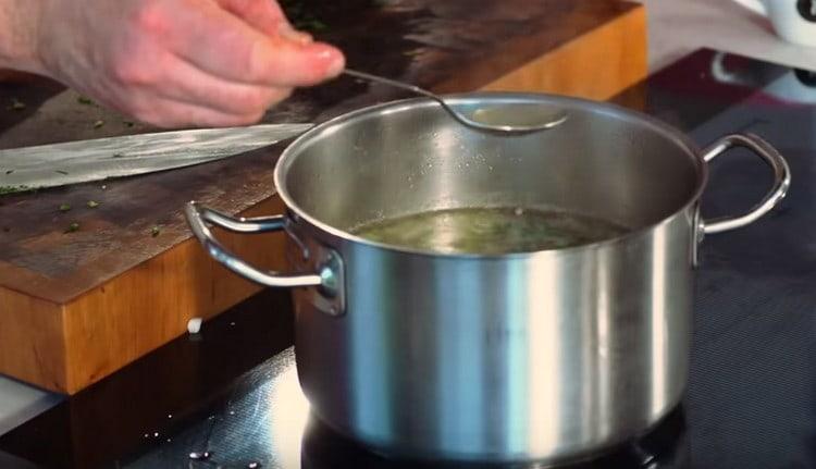 Cook the ear over low heat.