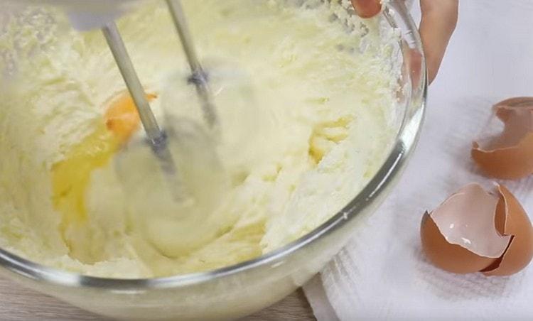 Enter the oily mass of the egg.