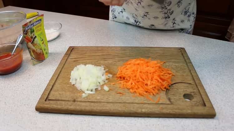 Grate vegetables for cooking gravy