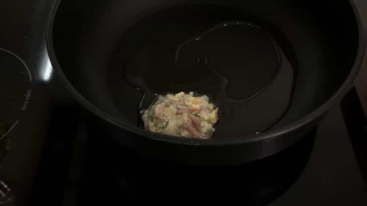 Preheat a frying pan to prepare a coat