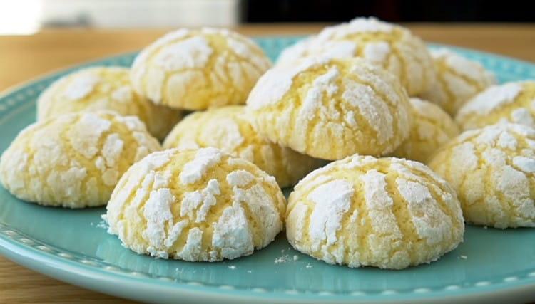 Here we have such a beautiful orange cookie.