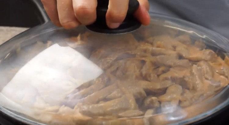 Stew meat under the lid for about another hour, until soft.