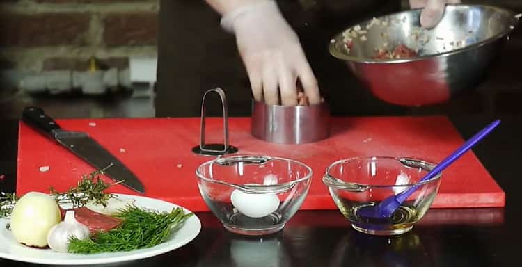 To prepare beef steaks, prepare the ingredients