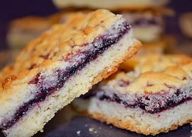 Cooking a delicious and simple Viennese cookie: a classic recipe with jam.