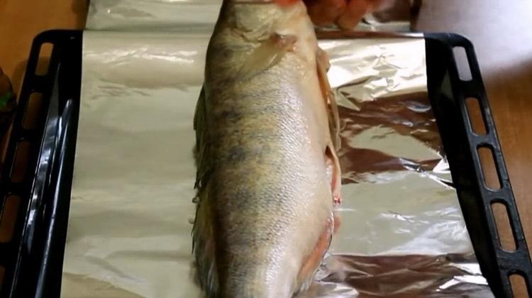 To prepare the suduk in foil, prepare the ingredients