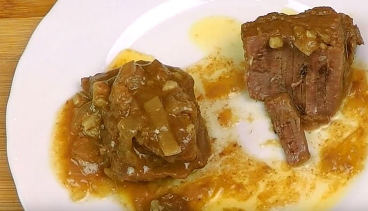 Try to cook beef in the Kremlin, the recipe is simple, but very worthy.
