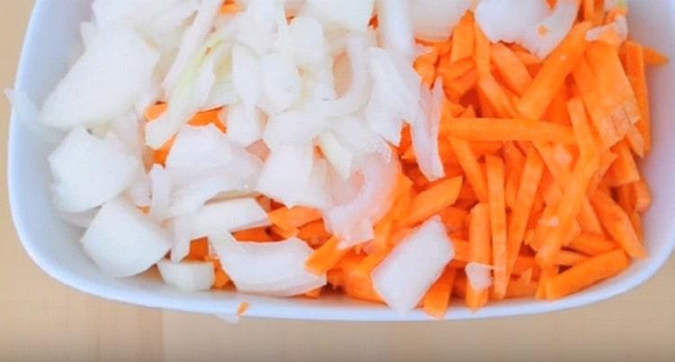 We cut onions in half rings, and carrots in strips.