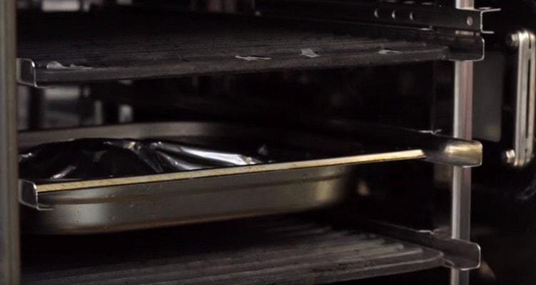 We send fish to the oven.