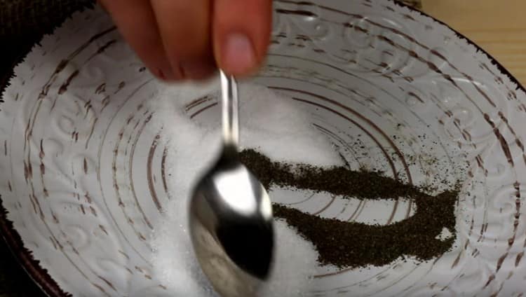 The salt is mixed with sugar and pepper.
