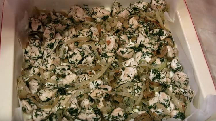 Now spread the whole filling.