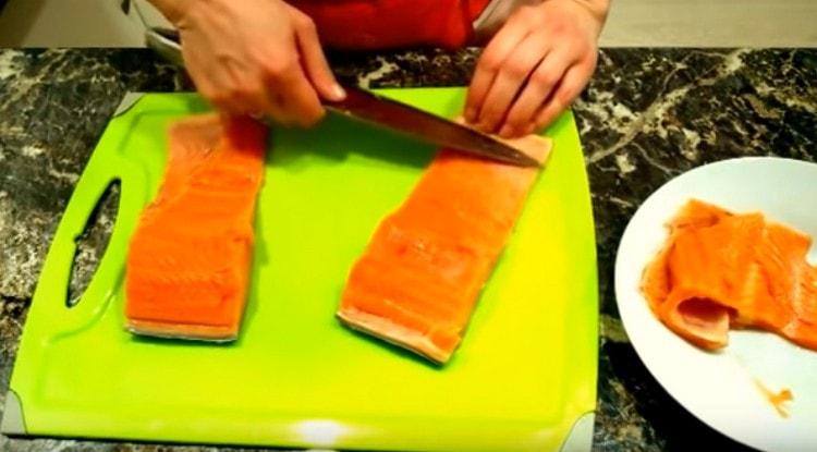 Carefully remove the ridge, excess bones.