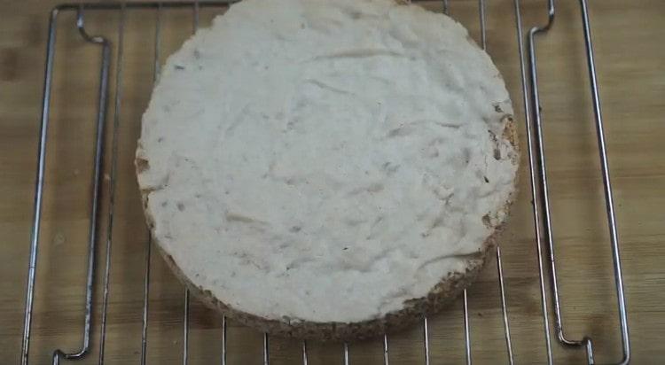 Let the cakes cool completely on the wire rack.